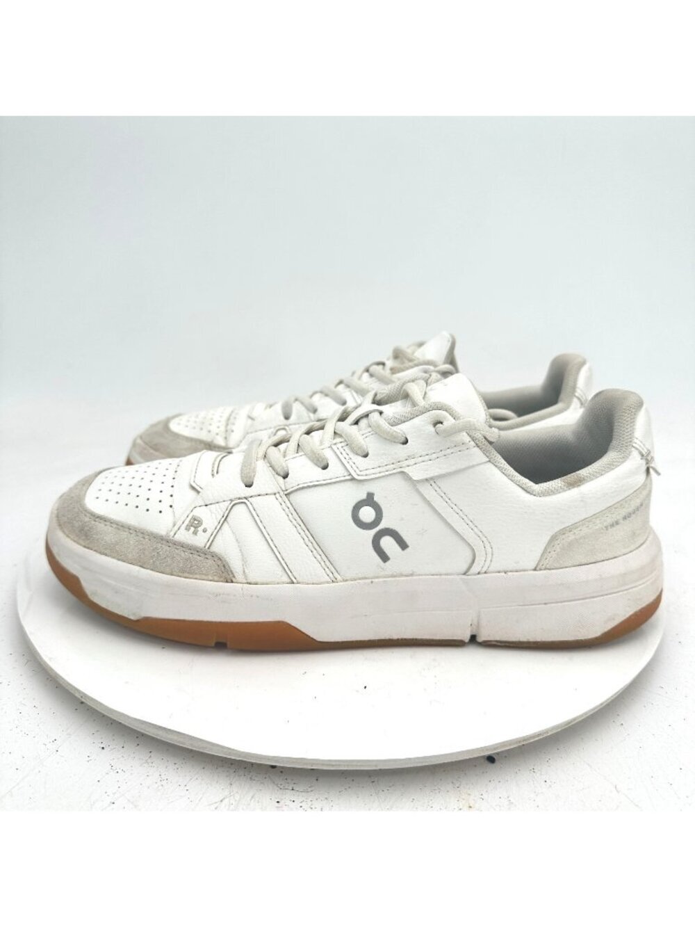 On The Roger Clubhouse Women Size 9 3WF10430924 White Ivory Sneaker
